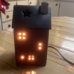 Scentsy Barn Wax Warmer
